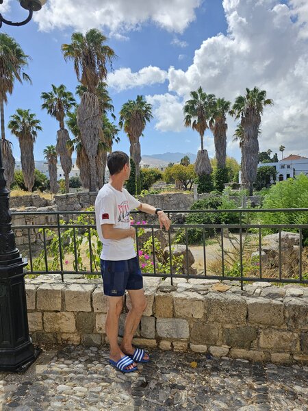 Discret pentru doamne, doar WhatsApp,